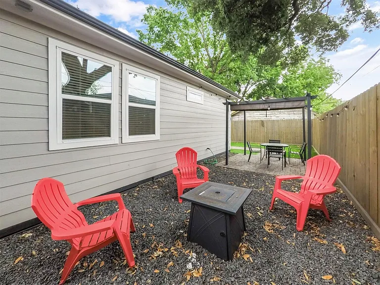 1809 Hardy St — Photo 32