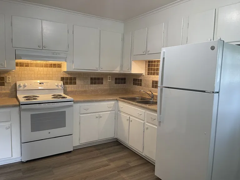 168 Westwood Ct — Photo 10