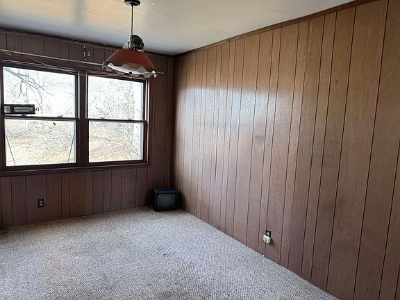 2nd image of 215 E Centerway