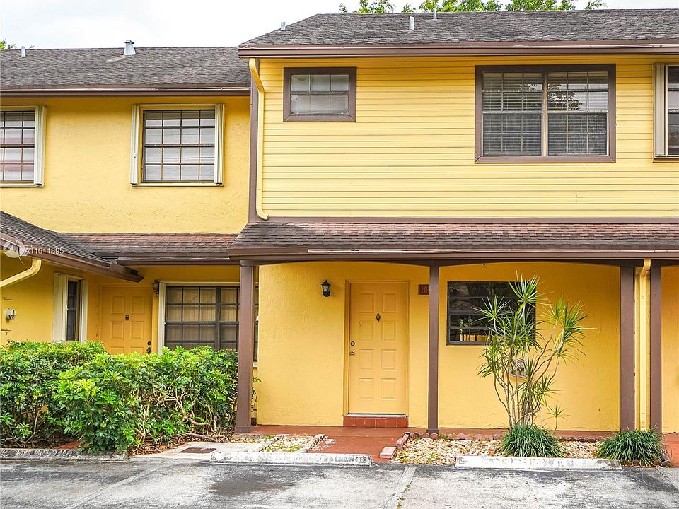 1st image of 1086 NE 209th Ter
