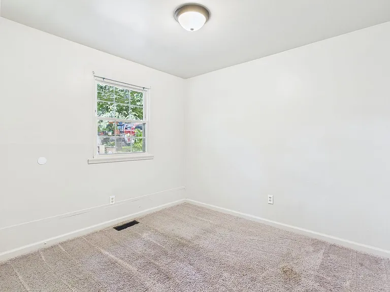 119 Railroad St — Photo 15