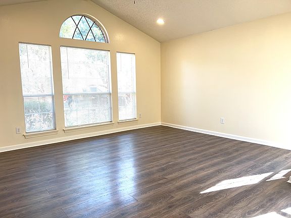 5th image of 2128 Coral Ct
