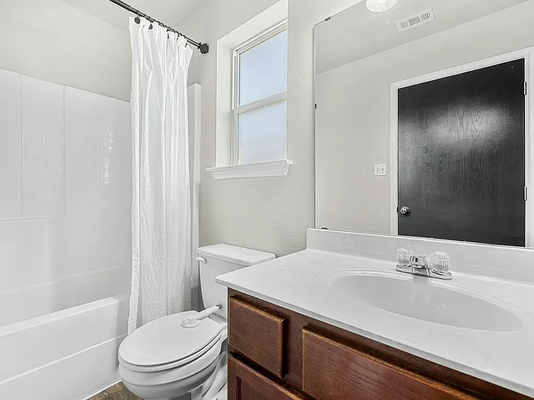 2207 Stoneham — Photo 16