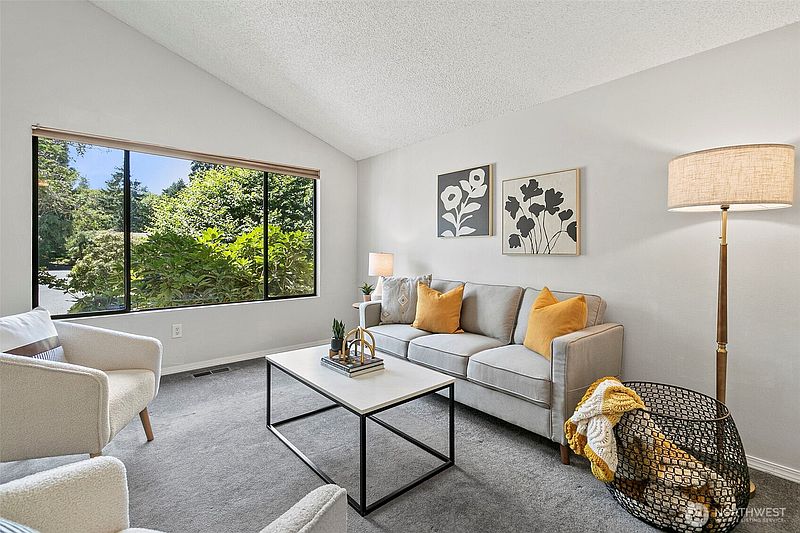 3rd image of 25312 45th Avenue S