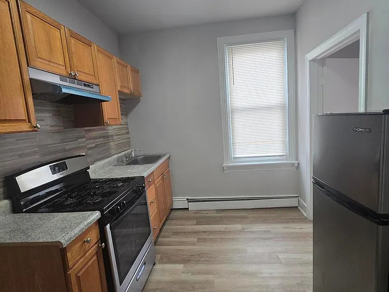 5526 N Mascher St #2 — Photo 4