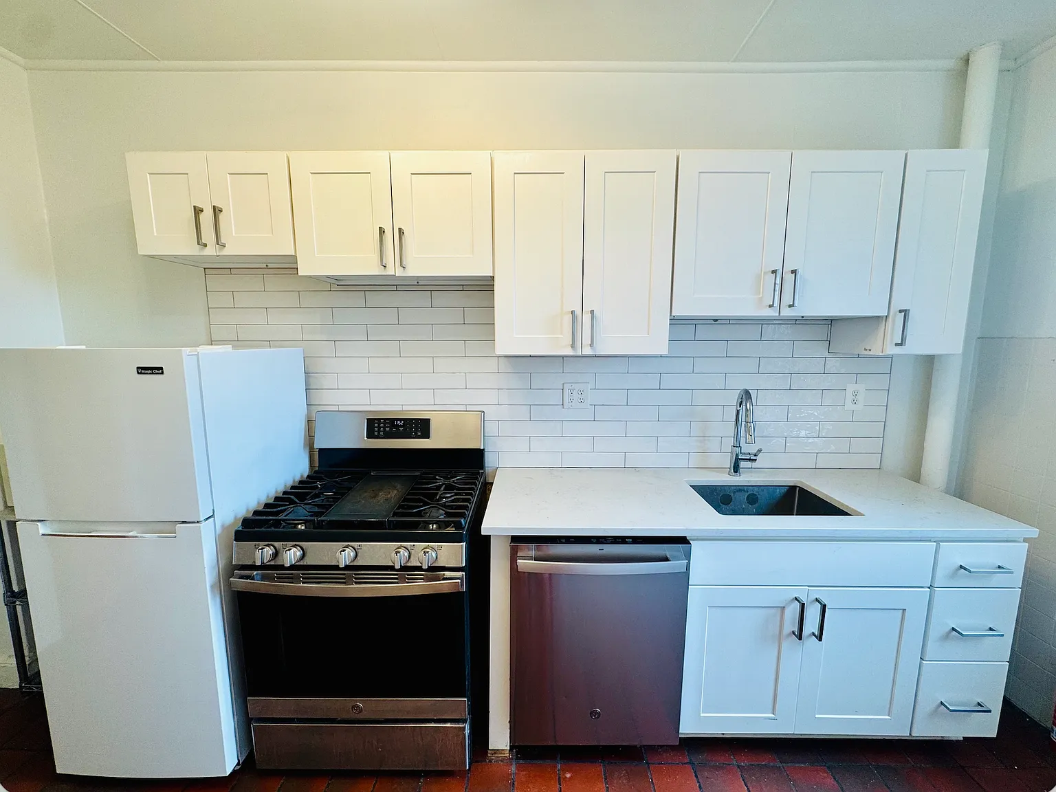 3 bed, 1.5 bath, 1500 sqft, $1,800 — Photo 1