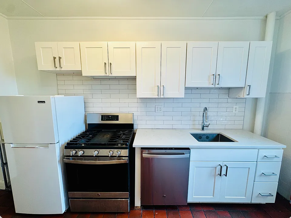1225 N Calvert St #4A