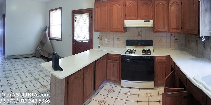 Rented by Alexiou Realty | media 4