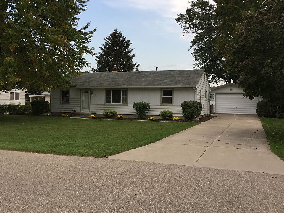 QUITE STREET W/ MATURE TREES
