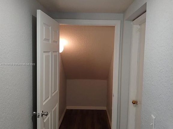 4th image of 1809 Belmont Ln #1809
