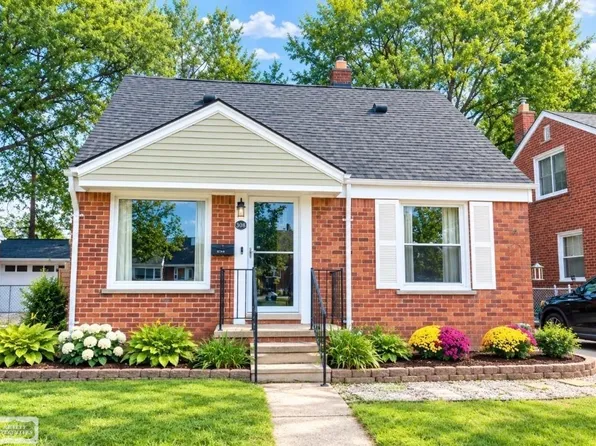 1306 N Silvery Ln, Dearborn, MI 48128