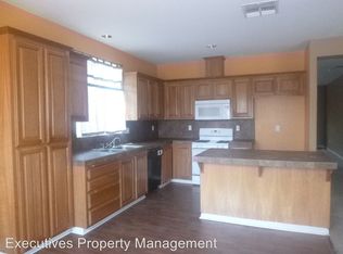 166 Cottonwood Dr, Chowchilla, CA
