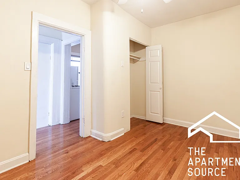 2252 N Southport Ave #2 — Photo 10