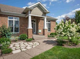 35 Grove Park Pl, Bettendorf, IA 52722