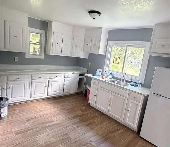 1021 California Dr — Photo 3