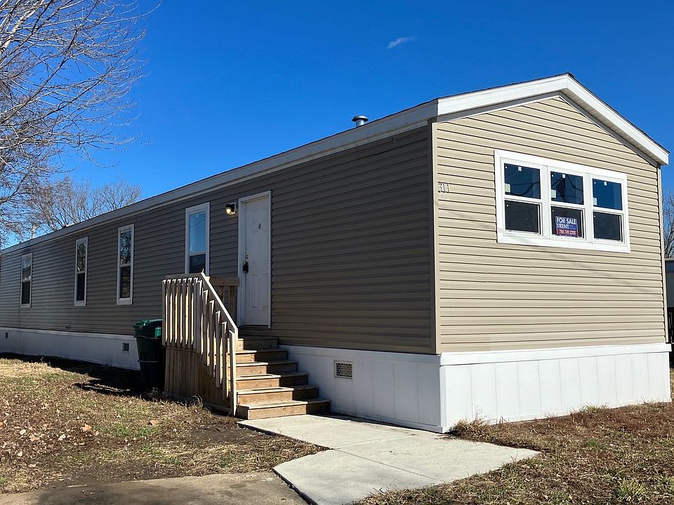1st image of 3323 Iowa St #311