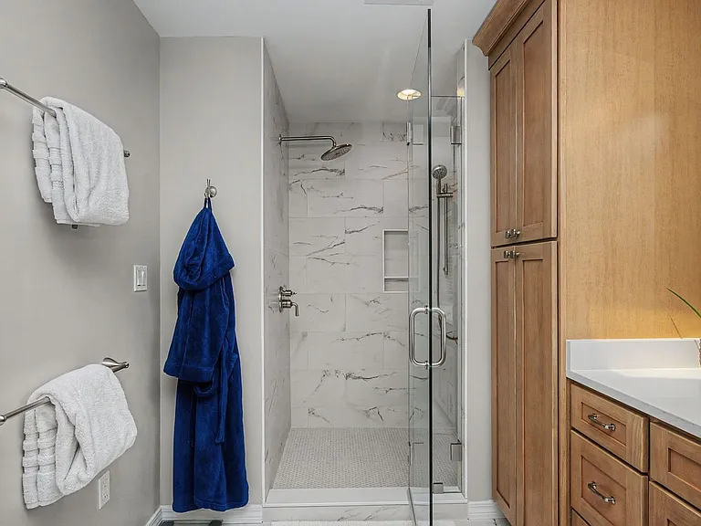 1626 Oakmont Cir — Photo 33