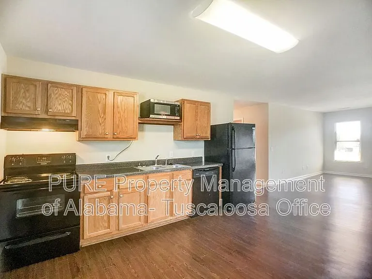 2200 Harrison St — Photo 6