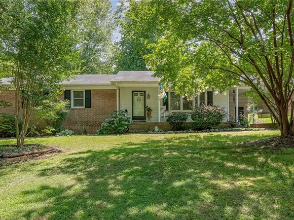 318 Lucinda Ln, Kernersville, NC 27284