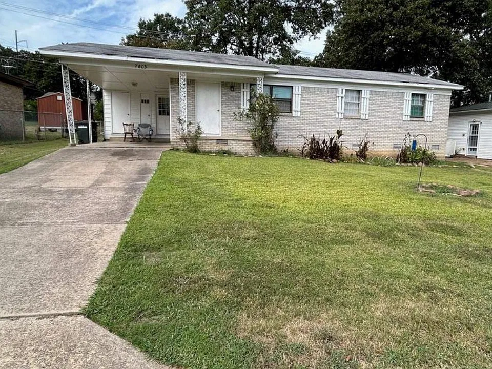 7803 Club Ln