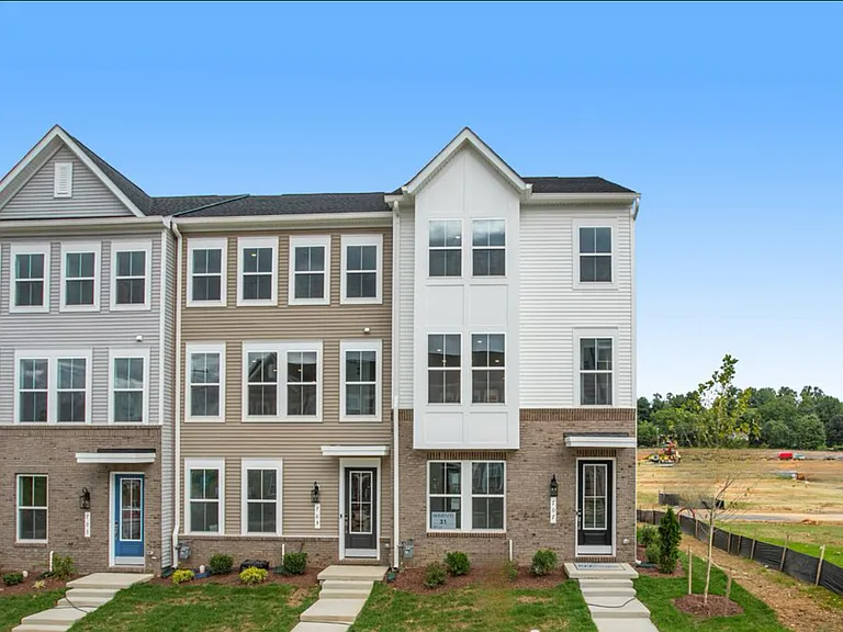 707 Iron Forge Rd — Photo 1