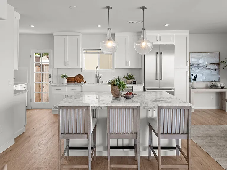 3611 Riviera Dr — Photo 15