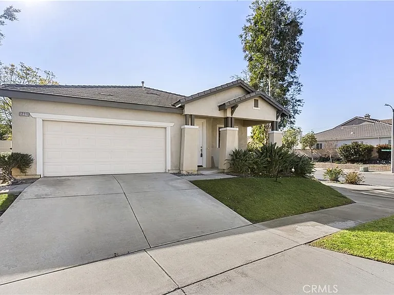 12211 Avon Ct — Photo 1