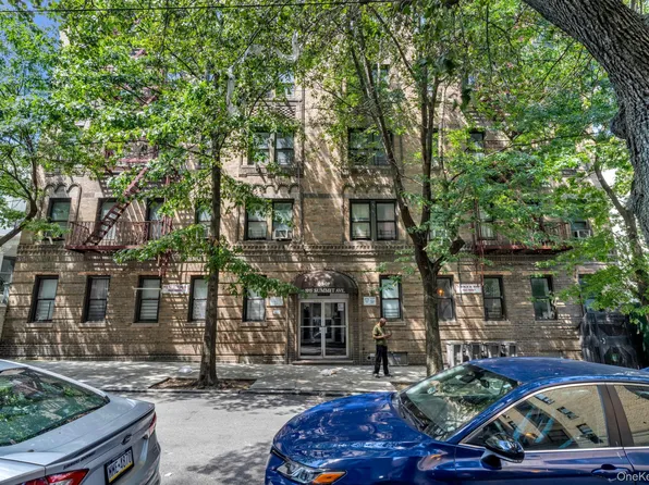 1015 Summit Avenue #2A, Bronx, NY 10452