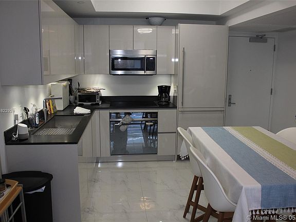 4th image of 1010 Brickell Ave Unit 4407