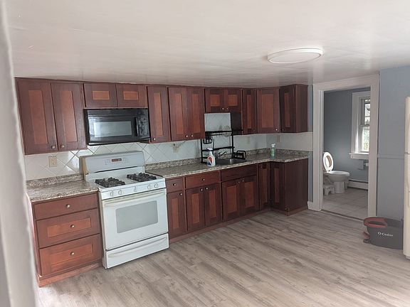 2nd image of 277 Wyoming St