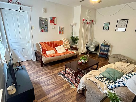 3rd image of 2336 Victor St #1