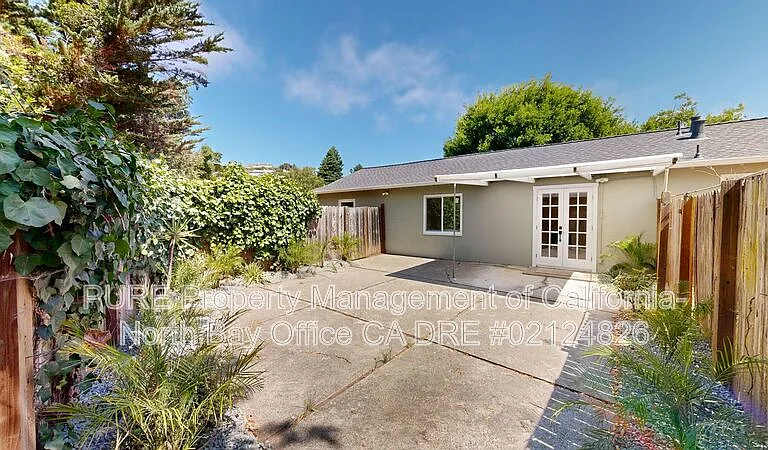 480 Washington Ct — Photo 15