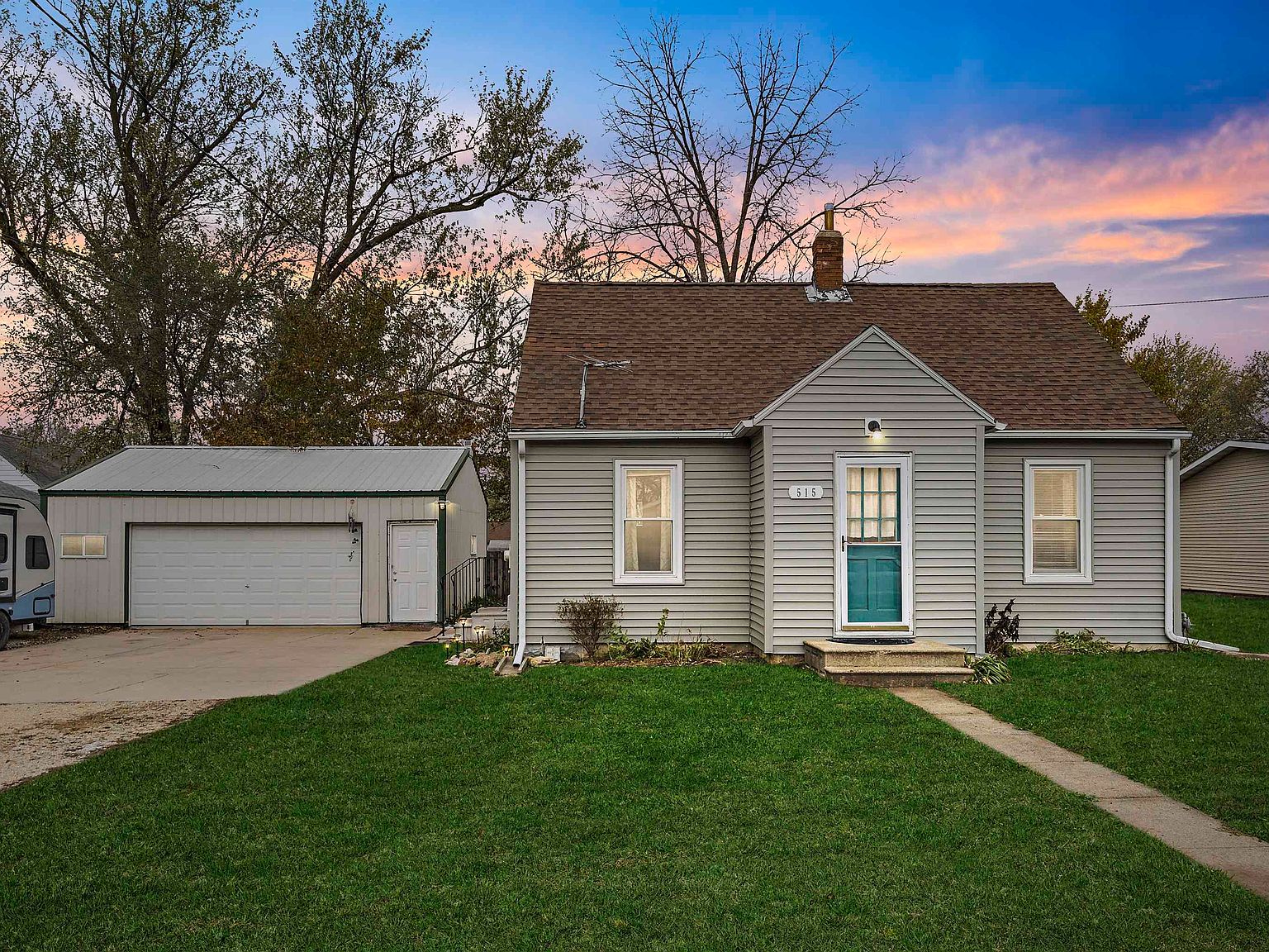 515 E End Ave, Evansdale, IA 50707 Zillow