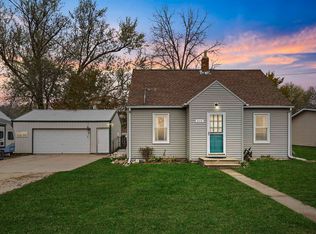 515 E End Ave, Evansdale, IA 50707