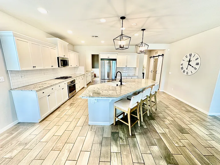 3021 Heritage Ave — Photo 9