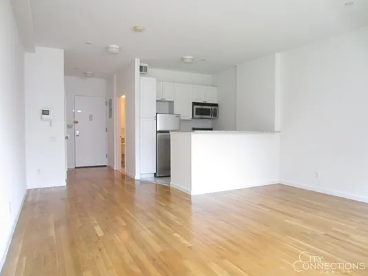 Rented by City Connections Realty | media 16