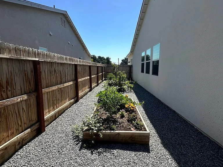 3803 N Santa Fe St — Photo 20
