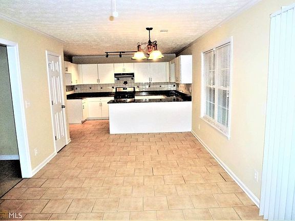 3rd image of 2989 Sentinel Cir
