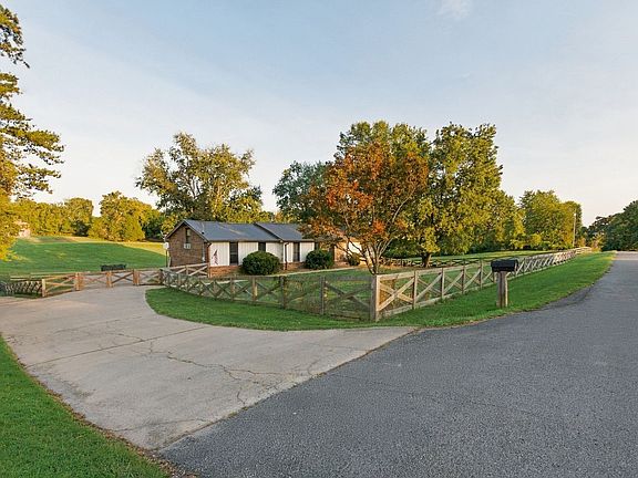 5th image of 175 Bettis Rd