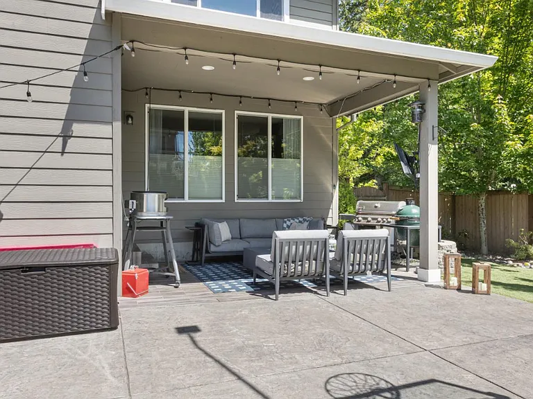 303 Vaughan Blvd NE — Photo 29