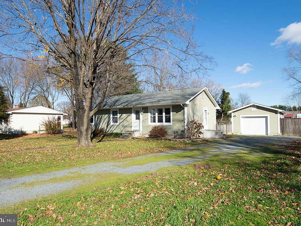 1st image of 406 Maple Ave