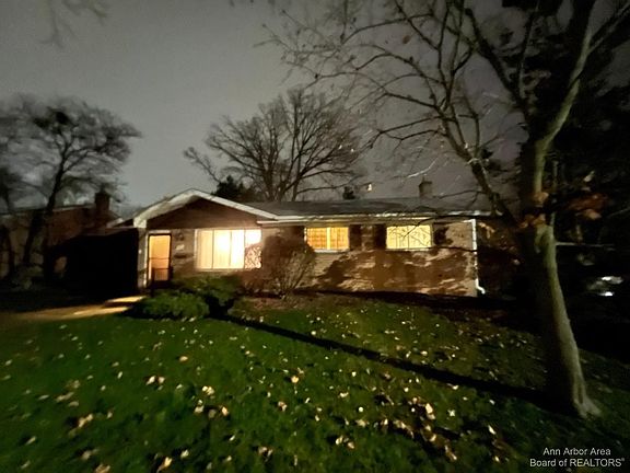 3rd image of 481 Canterbury Dr