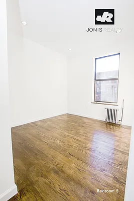 Rented by Jonis Realty | media 18