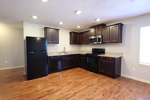 1315 E Elm St Photo 1