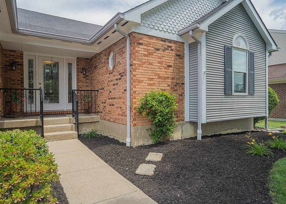 1st image of 10 Sassafrass Ln