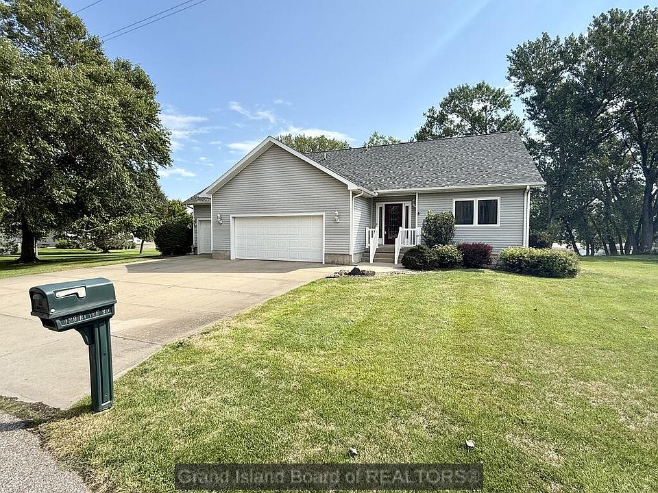 1st image of 429 Renee Rd