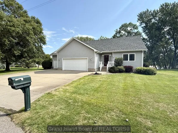 429 Renee Rd, Doniphan, NE 68832