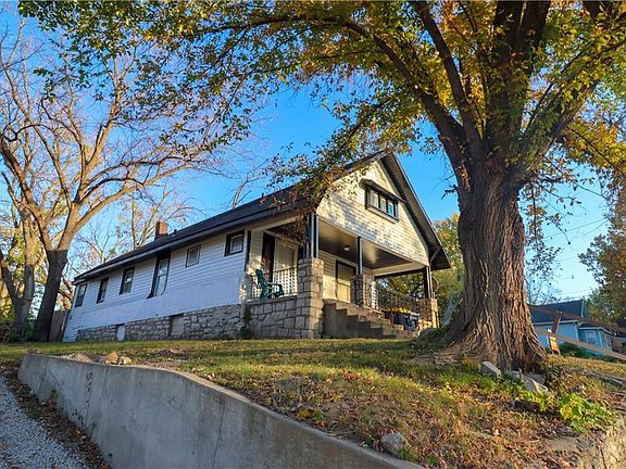 3rd image of 2245 Poplar Ave