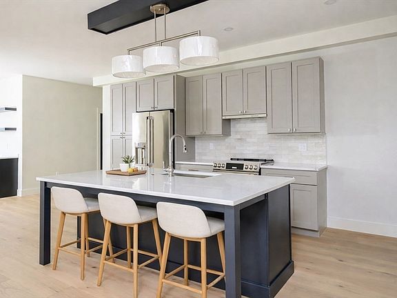 2nd image of 21 Tanglewood Rd #1