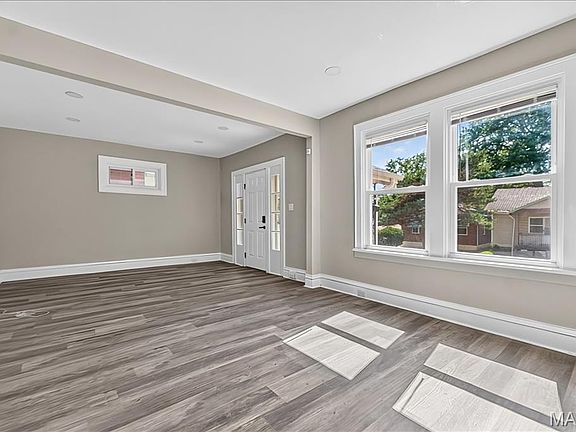 5th image of 1238 Fairview Ave